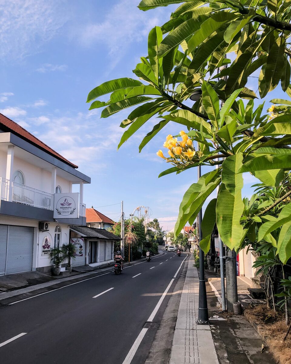 Suasana jalan di sekitar area Sruweng, Kebumen